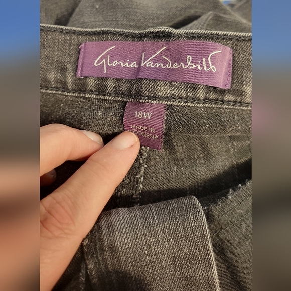 Gloria Vanderbilt Amanda 18W 40" Waist Charcoal Jeans 28" Inseam 16" Hem - Picture 8 of 13